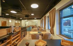 1st World NFT Block&Art Capsule Hostel MetaCHORS